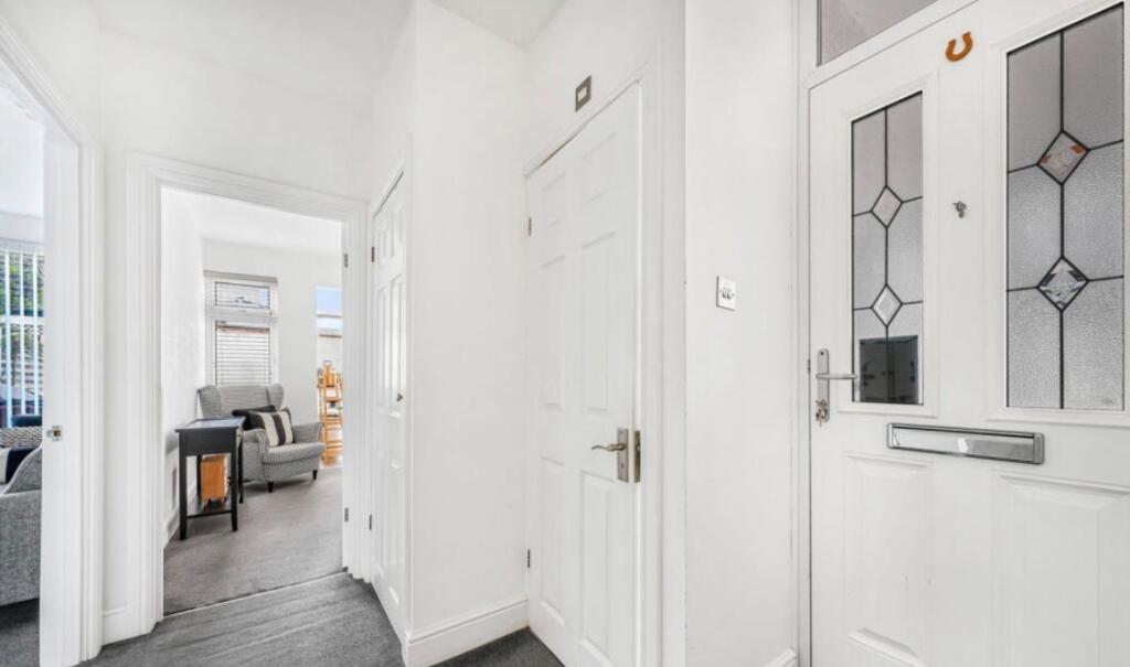 House in Romford - View 4