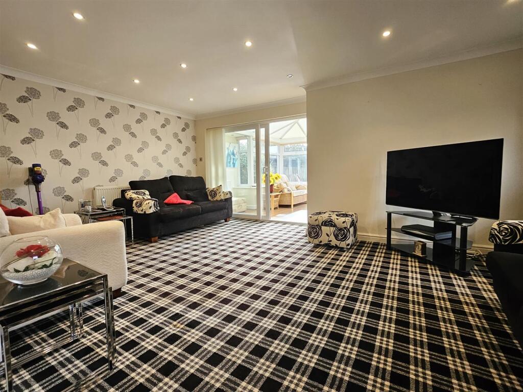 Audley Close, Lytham photo 4