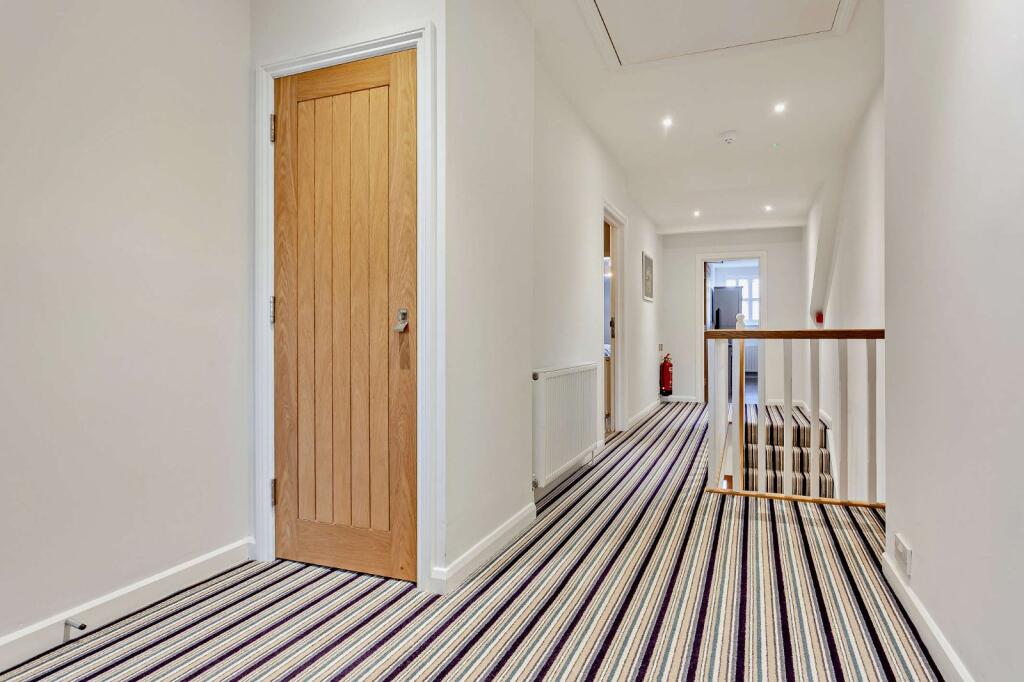 Victoria Road, Cirencester, Gloucestershire, GL7 photo 4