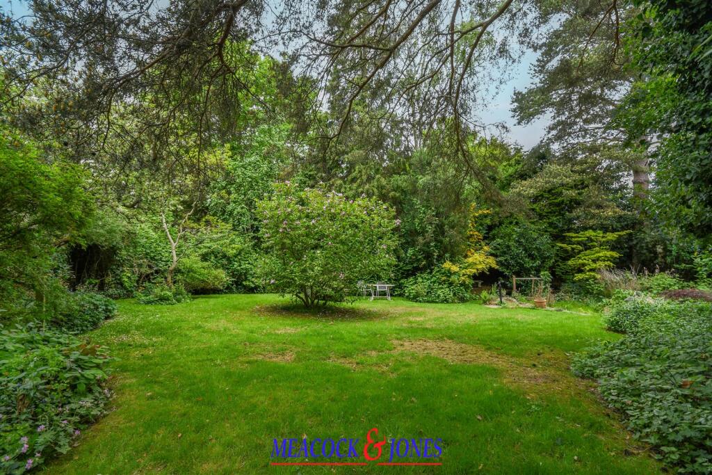 Worrin Road, Shenfield, Brentwood photo 3