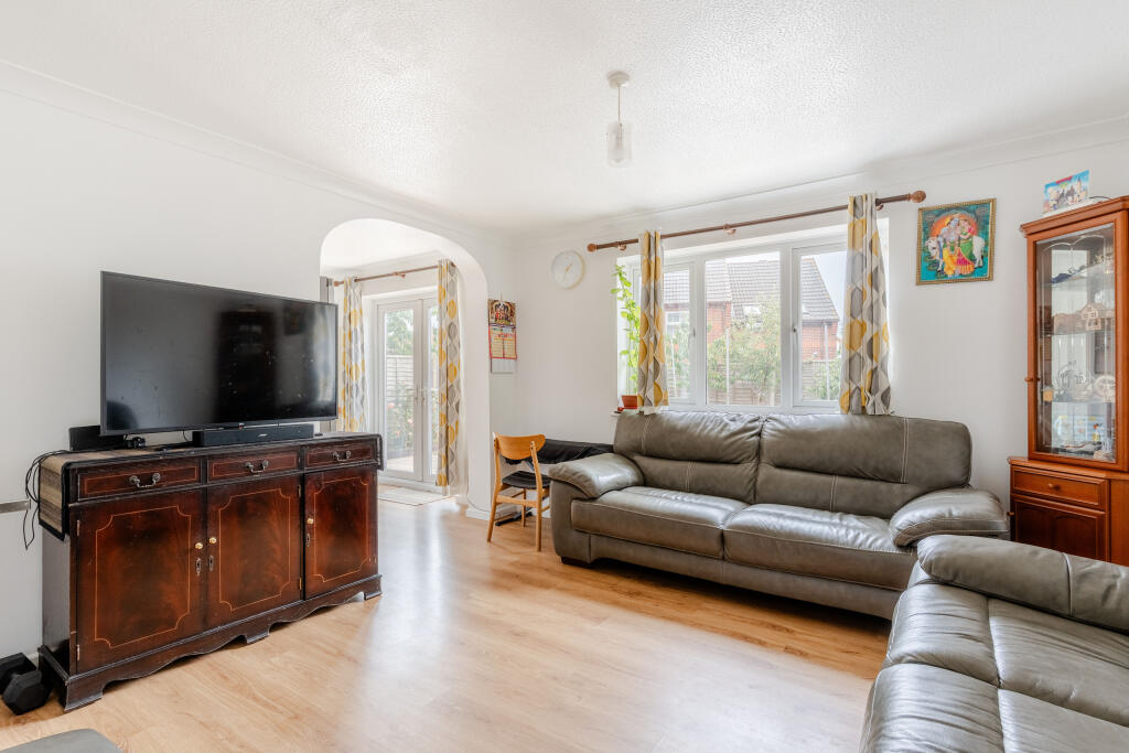 House in Bristol, Bradley Stoke - View 5