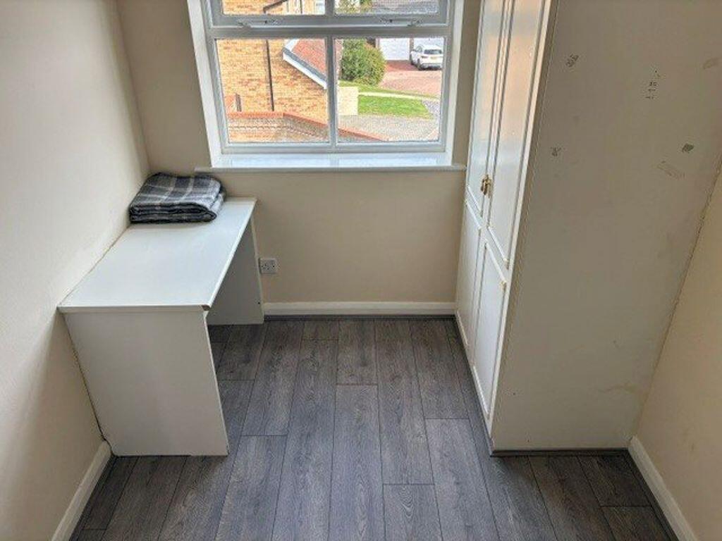 Main image of property: 5 Northwood Drive, Hessle, HU14 0TA