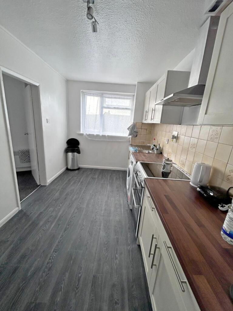 Additional image 5 of Flat , Warley Court, Moat Road, Oldbury