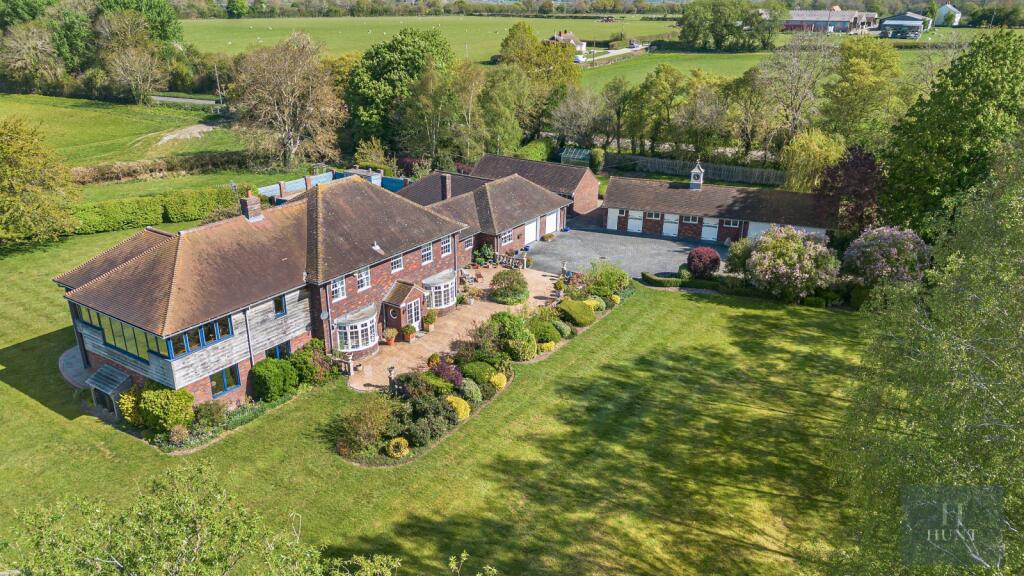 Main image of property: Chinnor Road, Thame, Oxfordshire, OX9