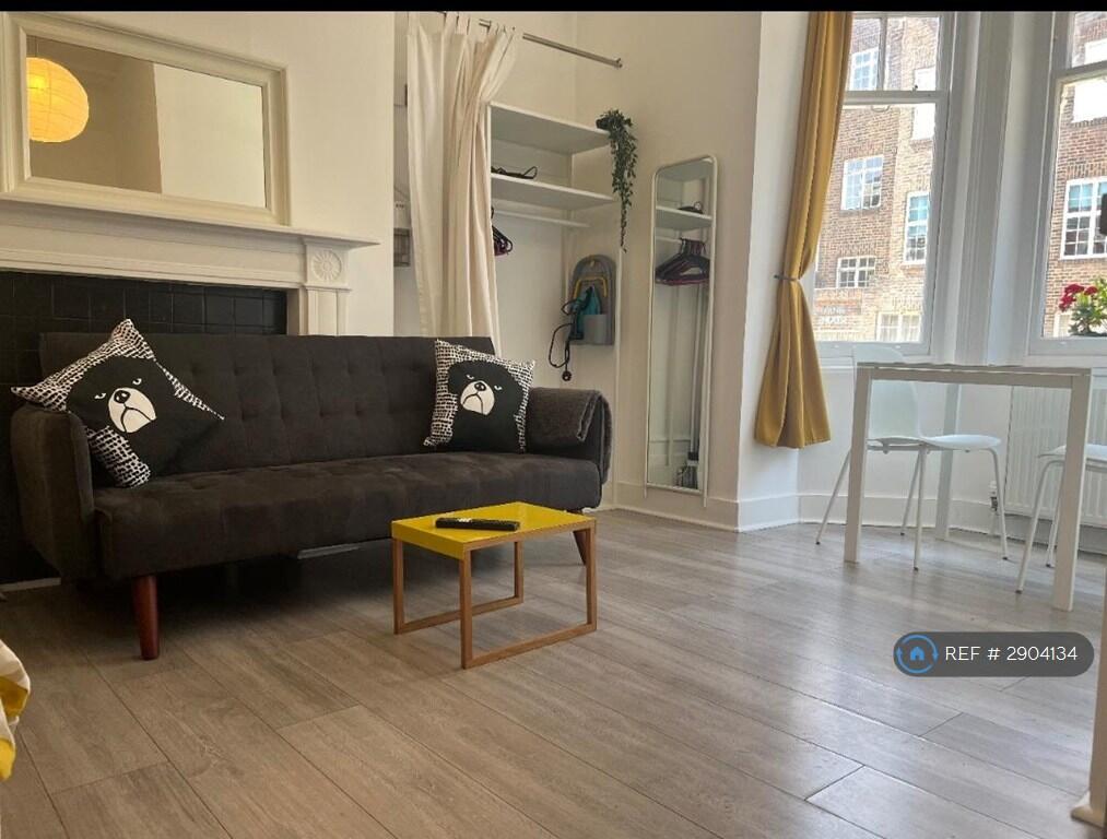 Studio flat for rent
