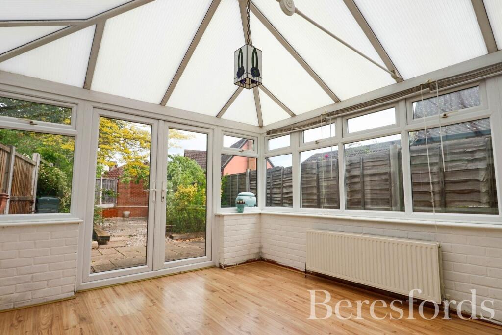 House in Chelmsford, Chancellor Park, Chelmer - View 3