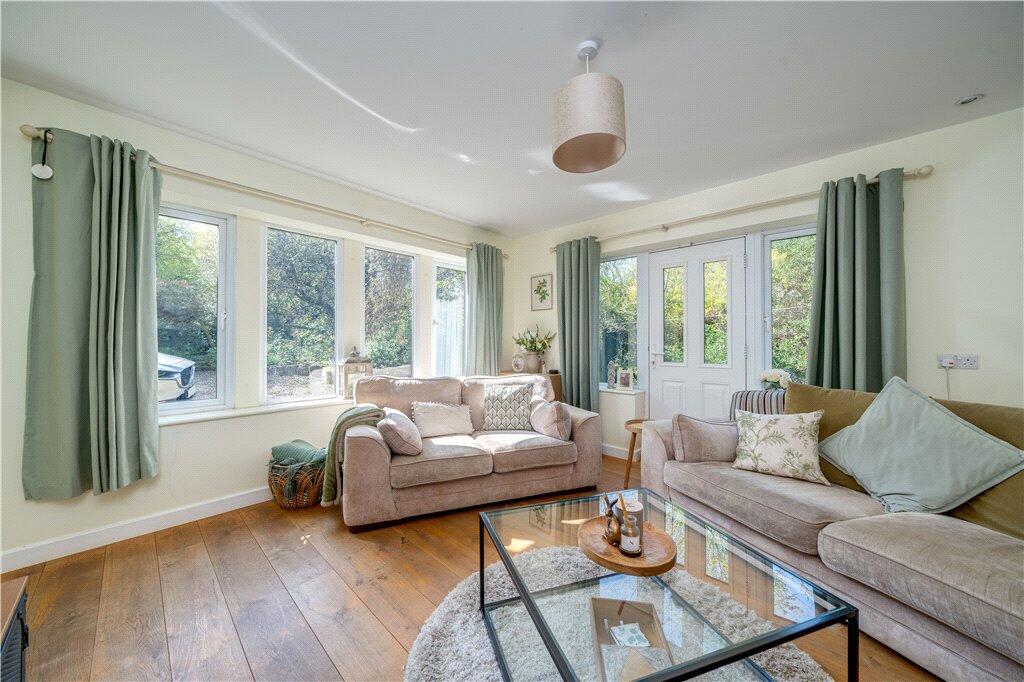 House in Leeds, Troydale - View 5
