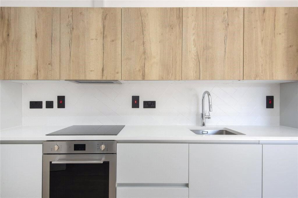 Apartment in London - View 5