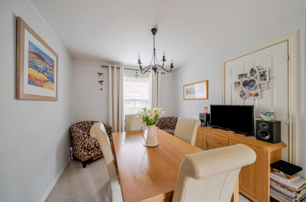 House in Swindon, Haydon Wick - More