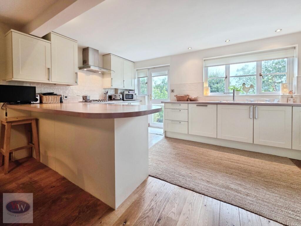 House in Bradford, Baildon - View 5
