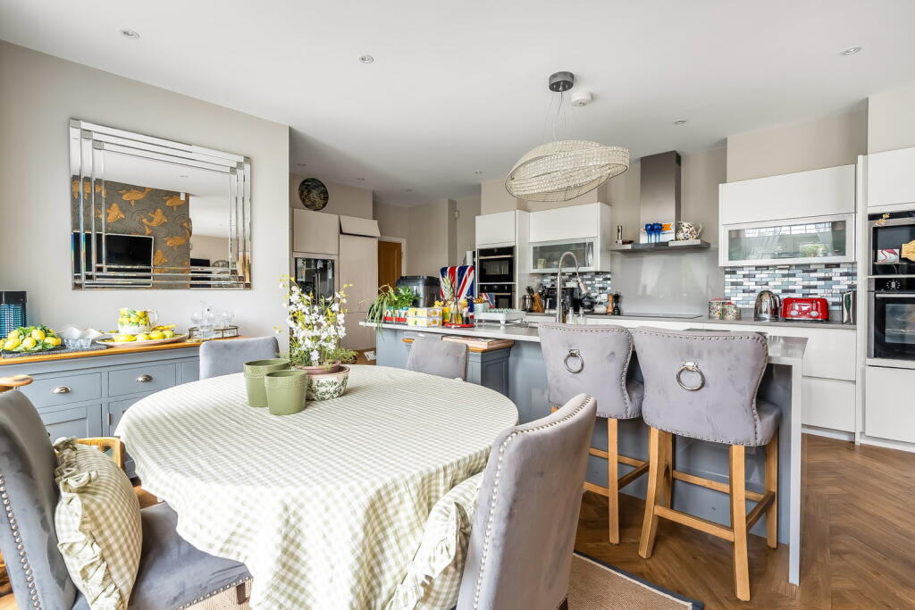 House in Redhill - View 5
