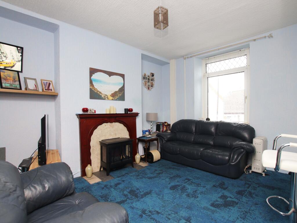 Thomas Street, Clydach Vale, CF40 2AJ photo 2