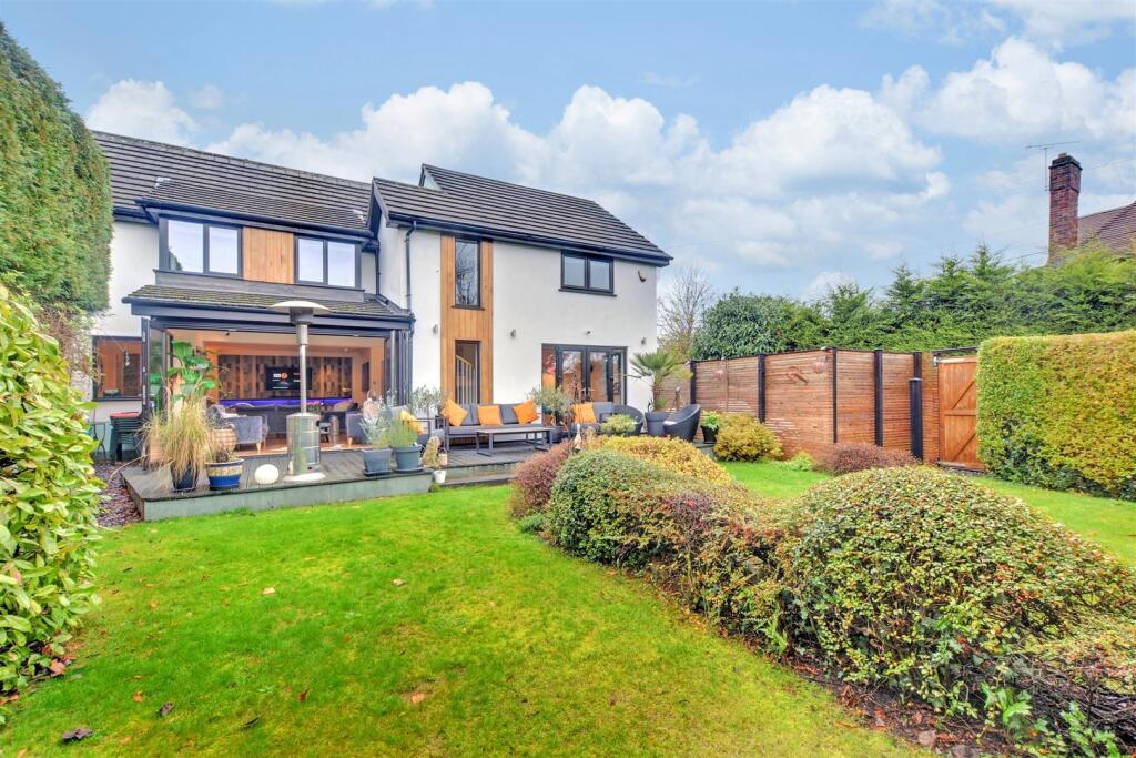 Main image of property: Derby Road, Beeston, Nottingham