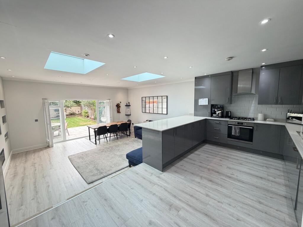 House in Spelthorne, Surrey - View 2