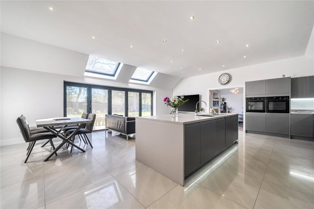 Grove Vale, Chislehurst photo 3