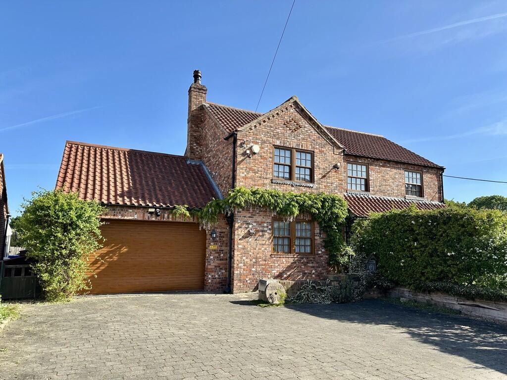 3-bed detached on Hay Green, Fishlake, Doncaster, £550,000