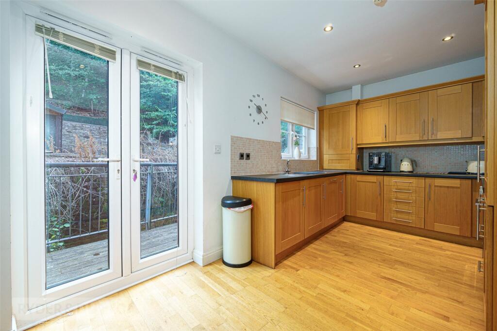 House in Kirklees, Holme Valley - View 4