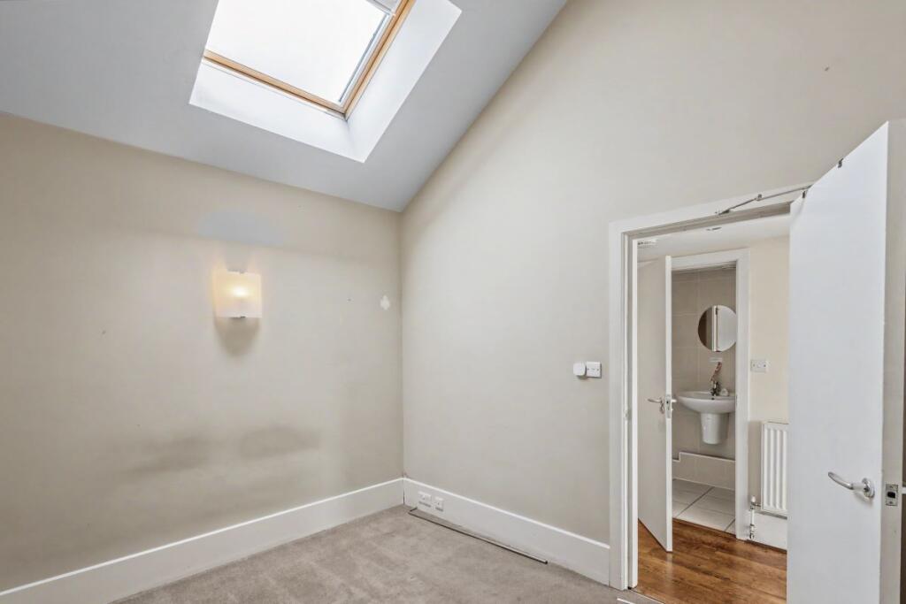 Apartment in Wakefield - More