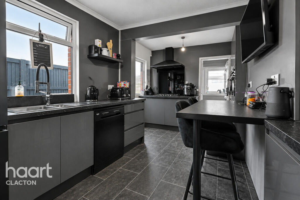 House in Clacton-on-Sea, Great Clacton - View 4