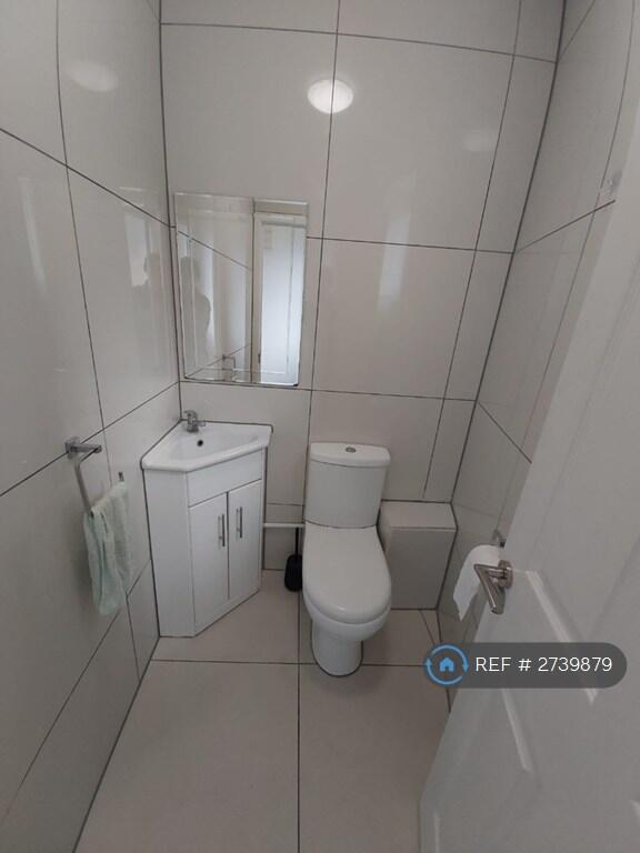 Additional image 5 of Hampton Court, Cradley Heath, B64