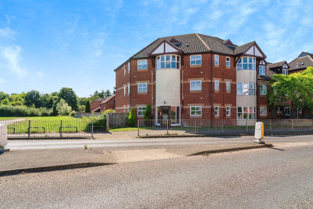2-bed flat on Olivet Way, Fakenham, £105,000