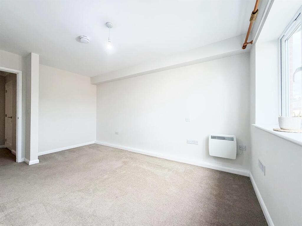 Apartment in Shrewsbury, Radbrook Green - View 4