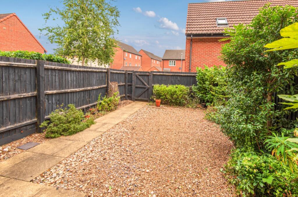 Iris Crescent, Lincoln, Lincolnshire, LN1 photo 4