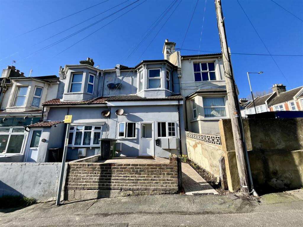 1-bed flat on Harold Road, Hastings, £125,000