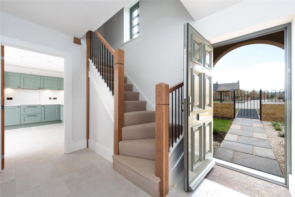 141 Ellenbrook, Stow Road, Moreton-In-Marsh, Gloucestershire, GL56 photo 2