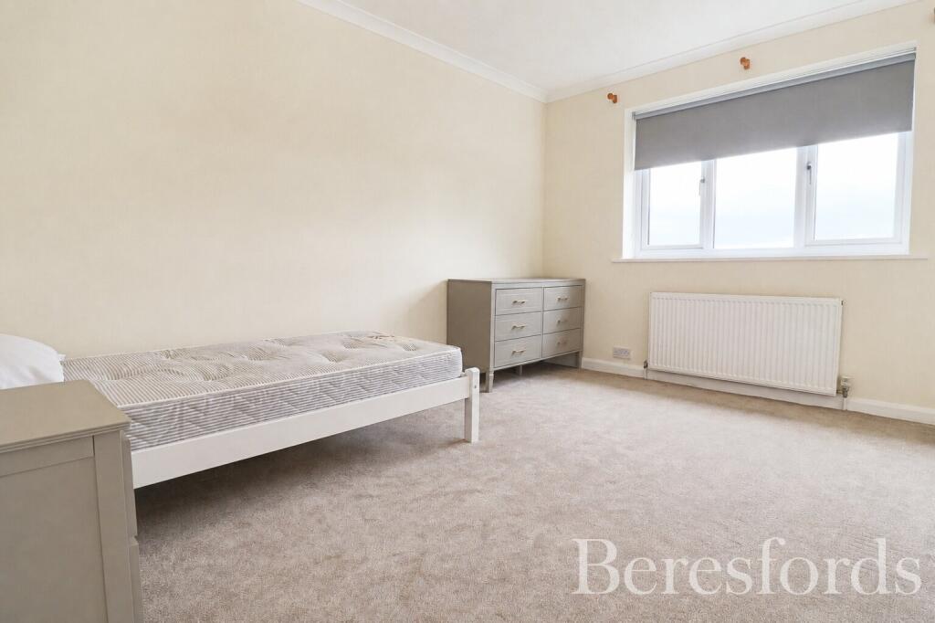 House in Uttlesford, High Roothing - More