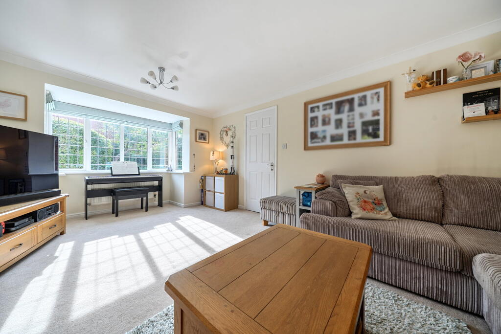House in Basingstoke and Deane, Bramley - More
