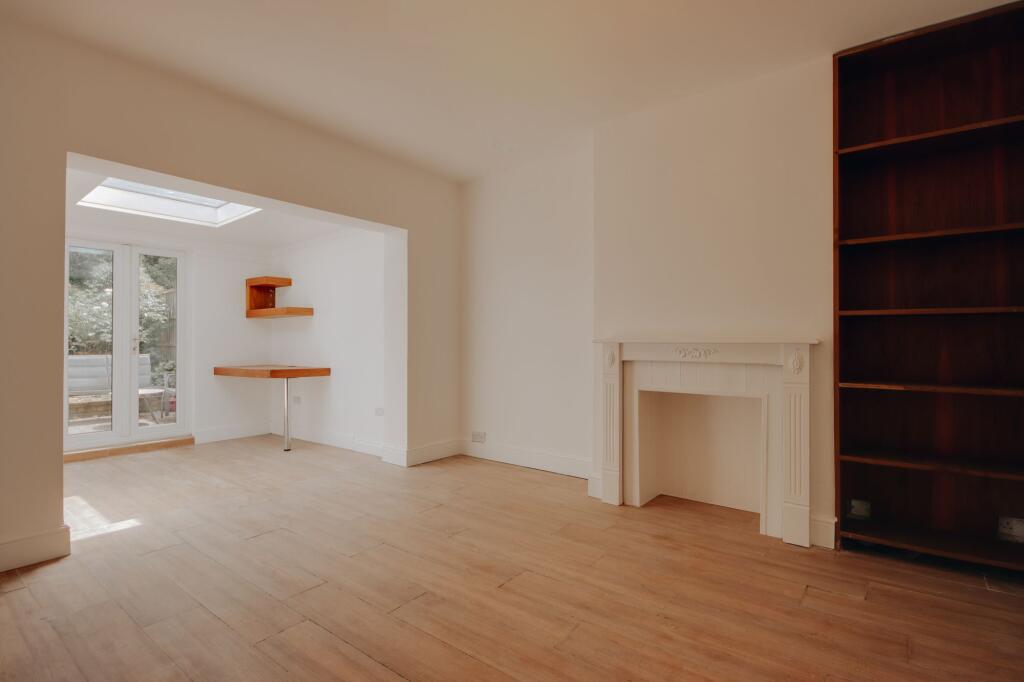 House in Watford - View 3