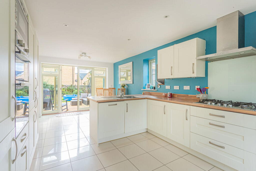 Andrews Close, Tetbury photo 4