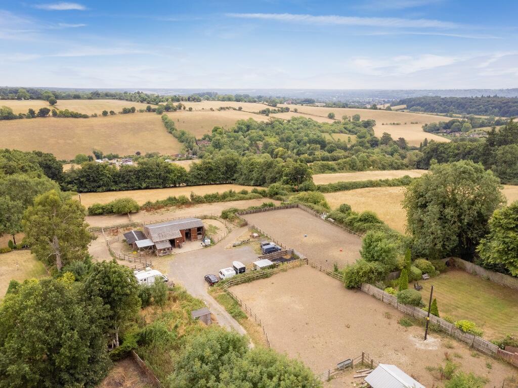 Frieth Road, Marlow, Buckinghamshire, SL7 - View 5