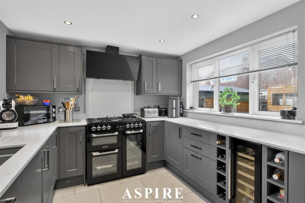 House in Castle Point, Canvey Island - View 3
