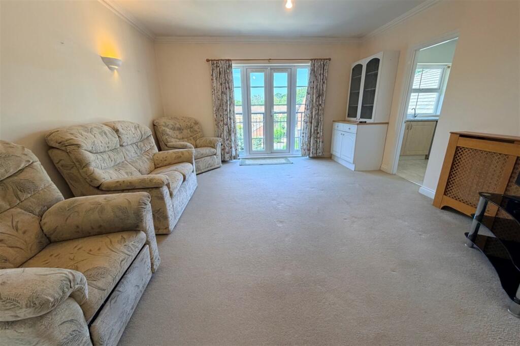 Apartment in Southampton - View 2