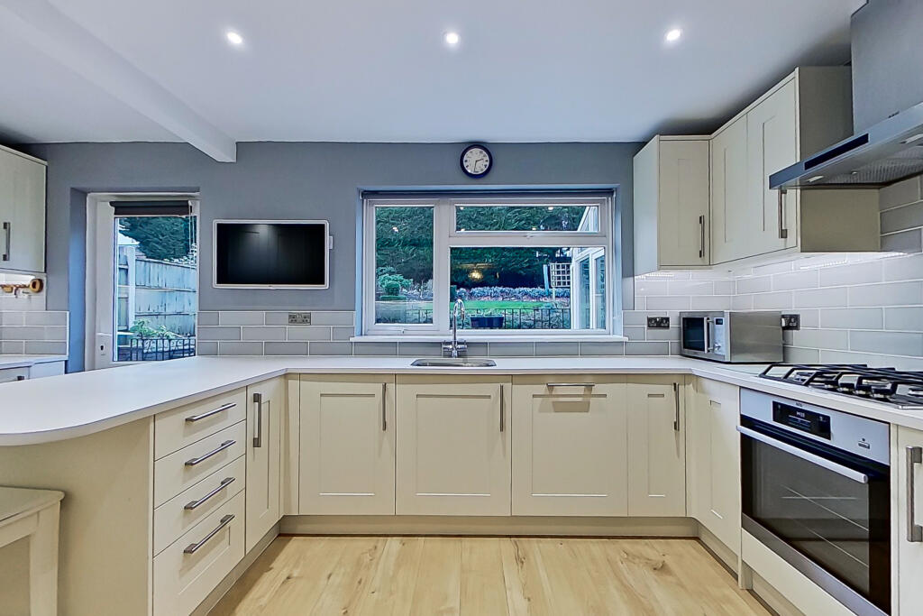House in Sutton Coldfield, Maney - More