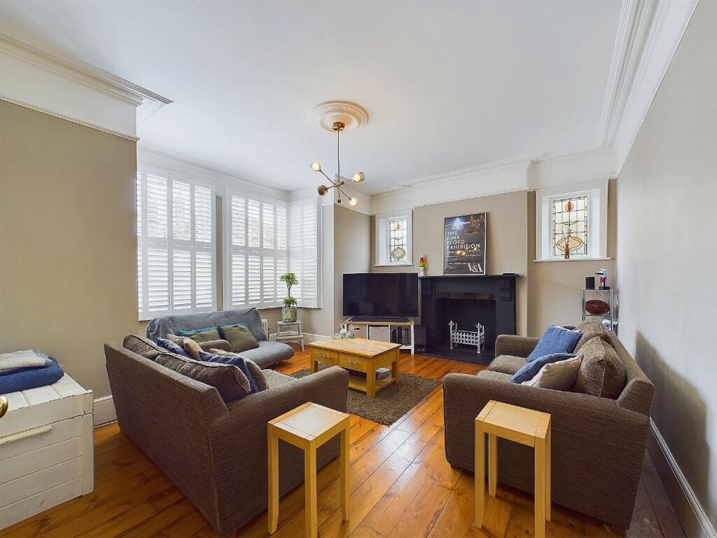 House in London, Bromley Park, Plaistow - View 2