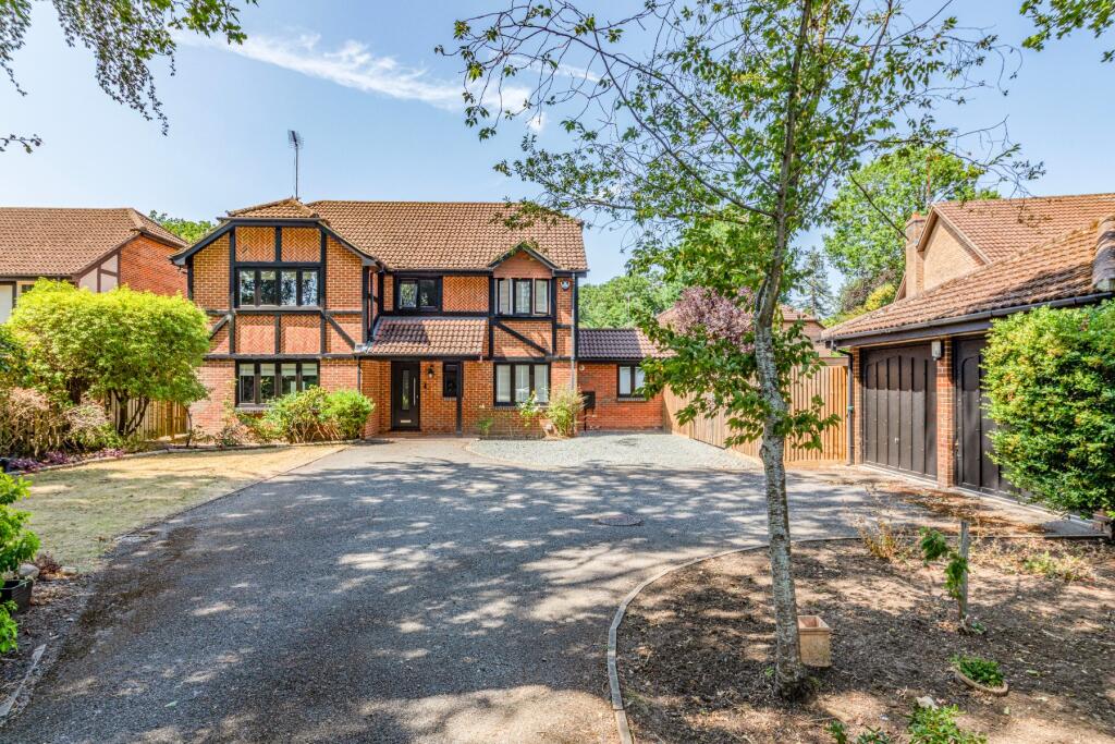 Main image of property: Squirrel Keep, West Byfleet, Surrey, KT14