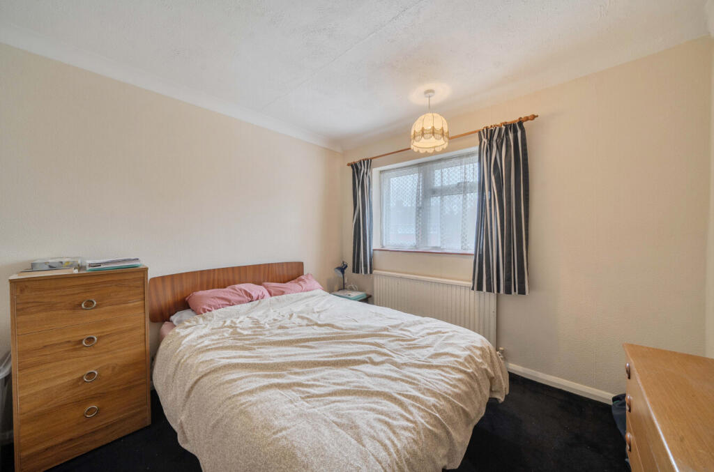 Highfield Path, Farnborough, Hampshire, GU14 - View 6