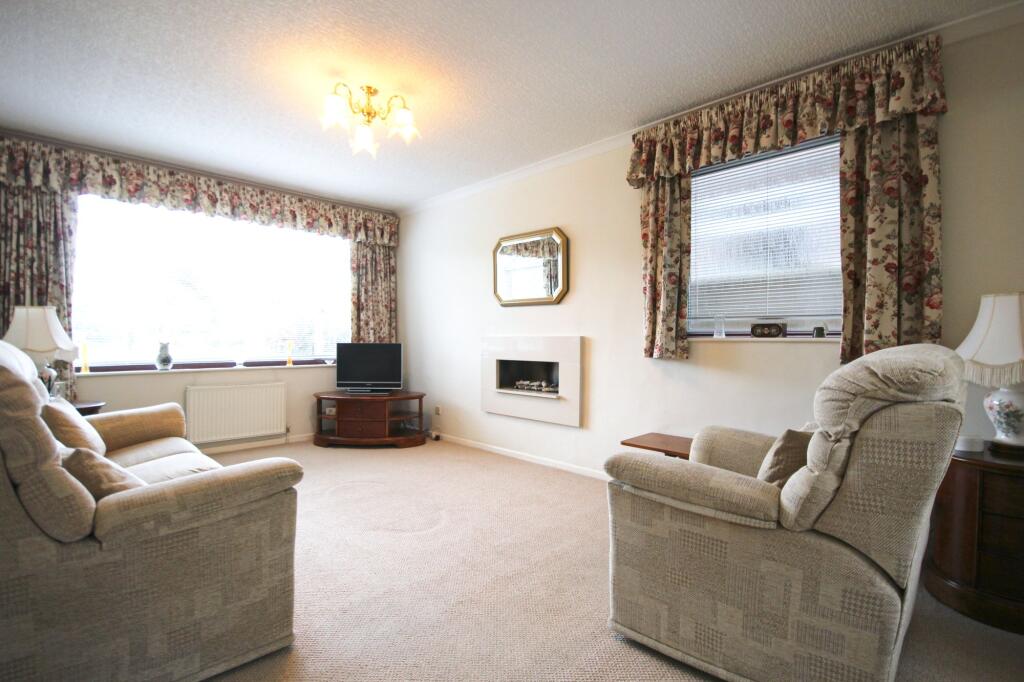 Sandown Crescent, Cuddington, CW8 photo 4