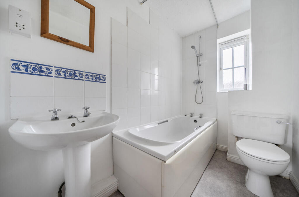 Clifford Avenue, Walton Cardiff, Tewkesbury - More