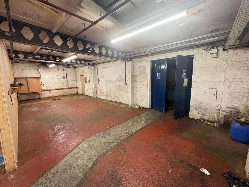 Collett Street, Oldham, OL1 - More