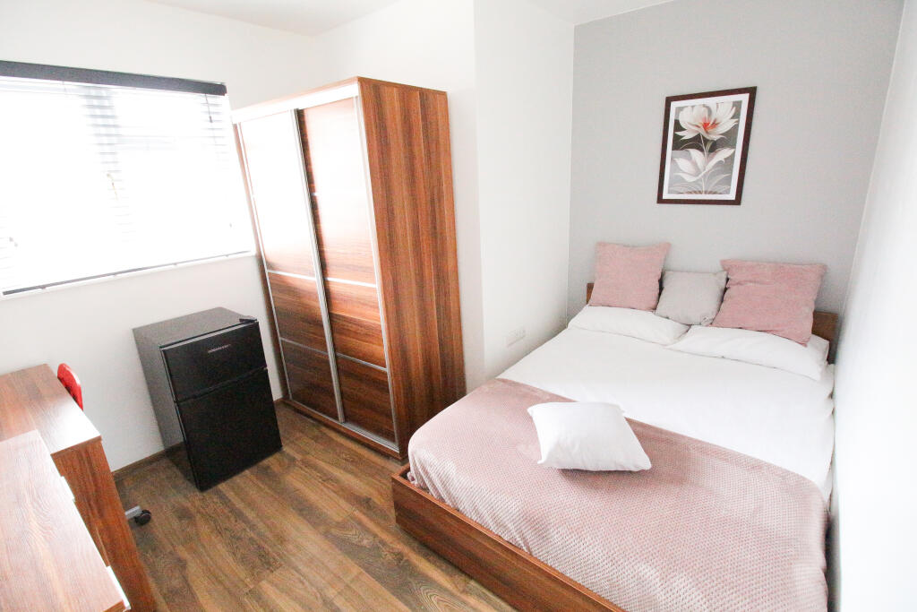Main image of property: Park View, Bailgate House Block, St. Botolphs Crescent, Lincoln, Lincolnshire, LN5 8AZ, United Kingdom