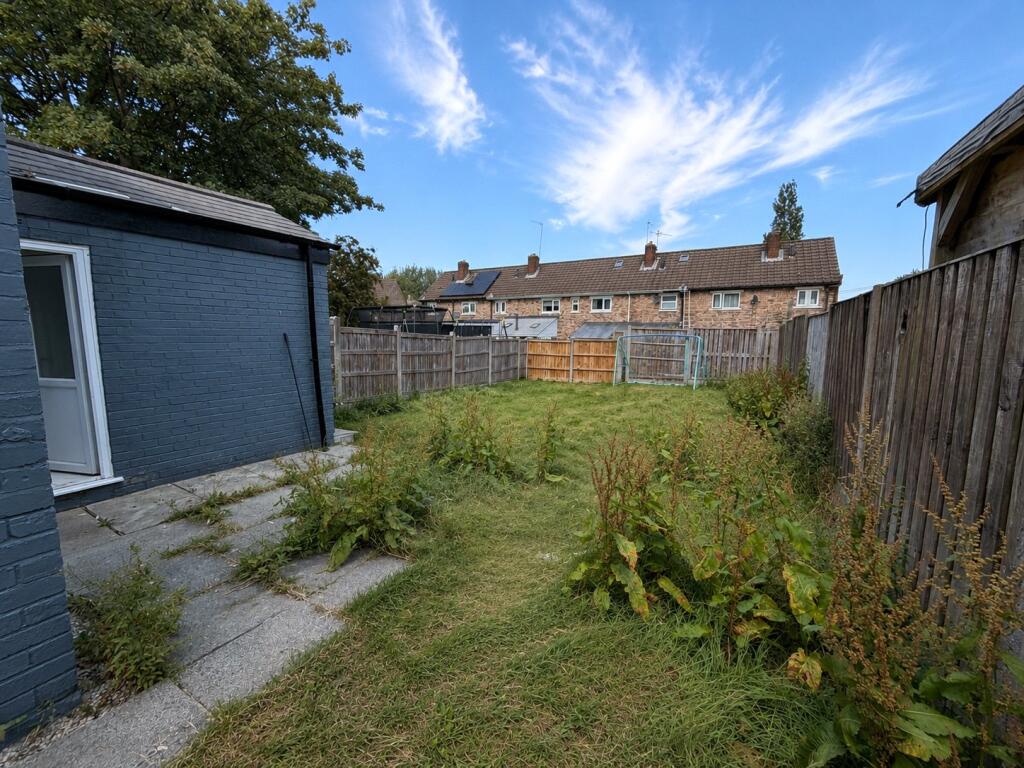 House in Knowsley, Prescot - More
