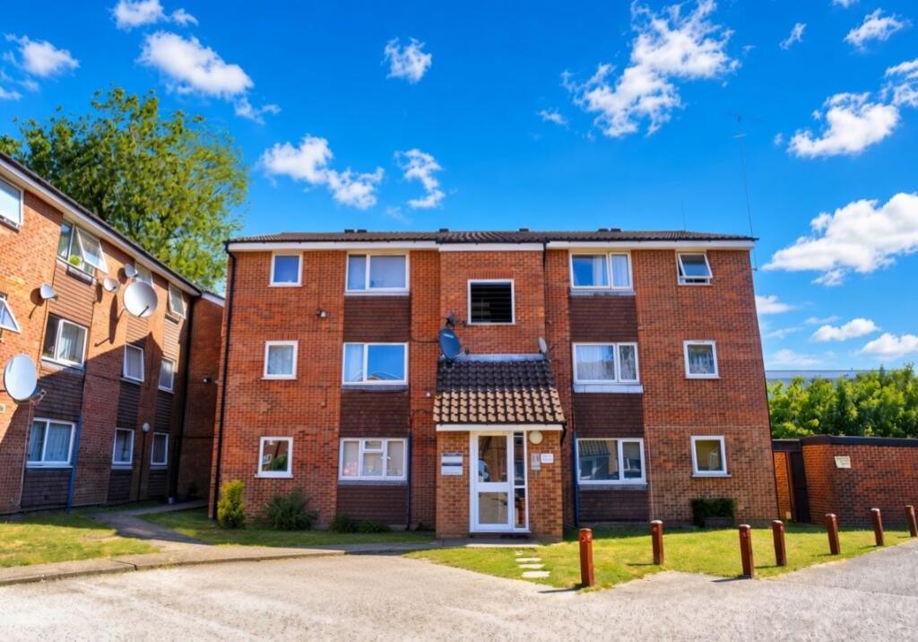 Main image of property: 60 Makepeace Road, Northolt, Ealing, UB5 5UF