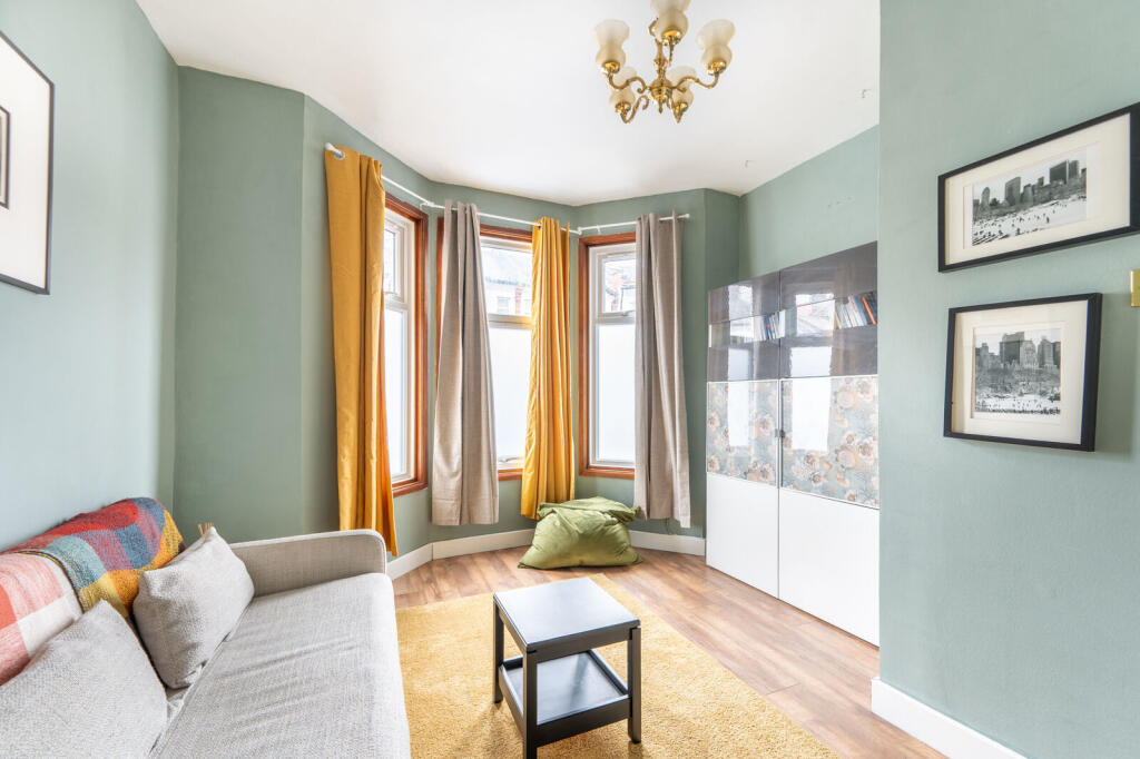 Apartment in London - View 3