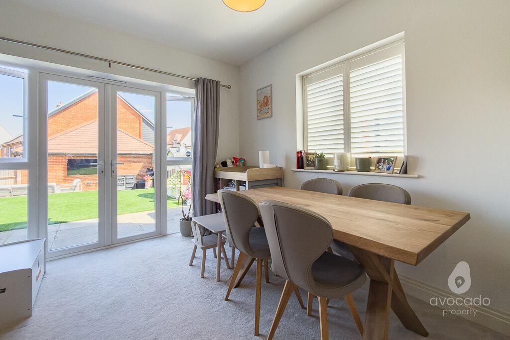 House in Reading, Warfield - View 5