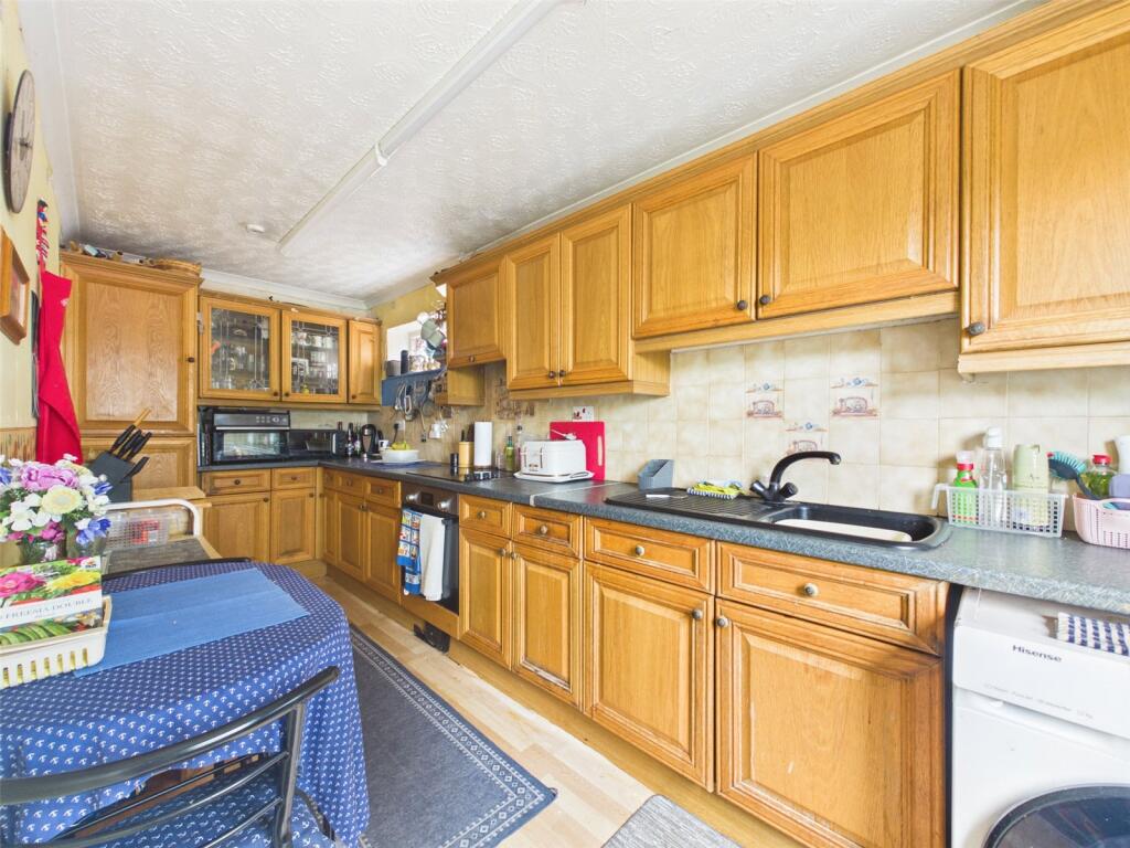 Laburnum Road, Gloucester, Gloucestershire, GL1 photo 2