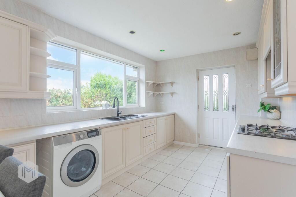Milverton Close, Lostock, BL6 photo 2